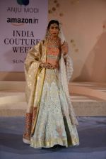 Model walk the ramp for Anju Modi Show at AICW 2015 Day 3 on 31st July 2015